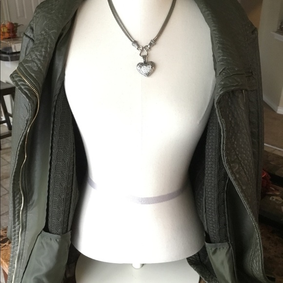 Ladies Olive Green Jacket - Picture 5 of 11